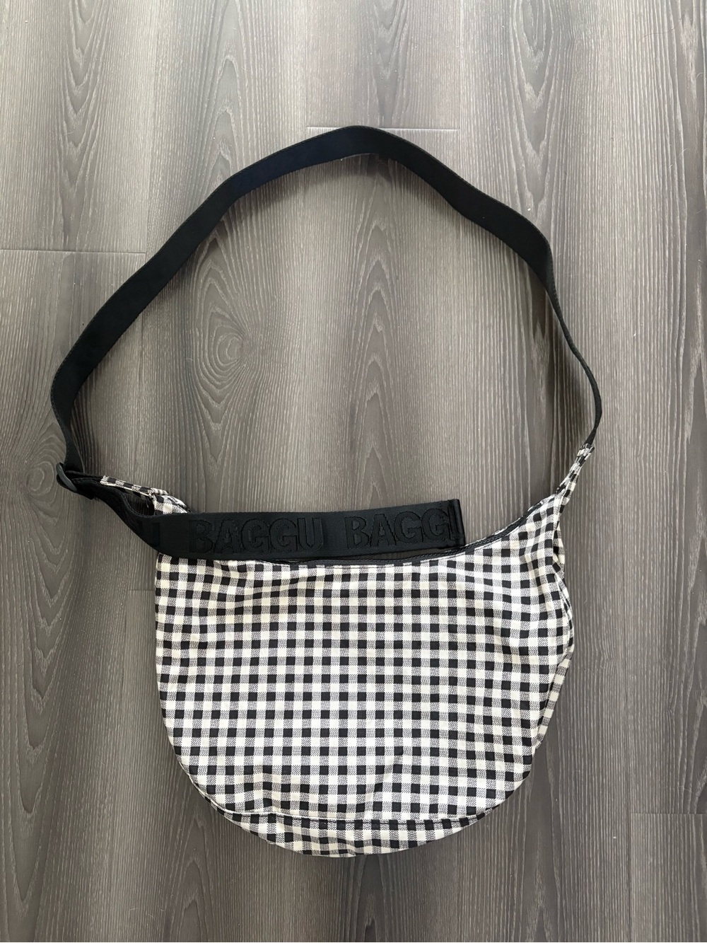 BAGGU Black and White Gingham Medium Crescent Bag